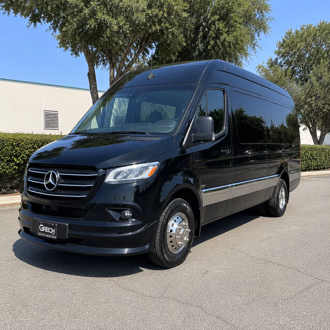 elizabeth book shuttle buses for employees in elizabeth