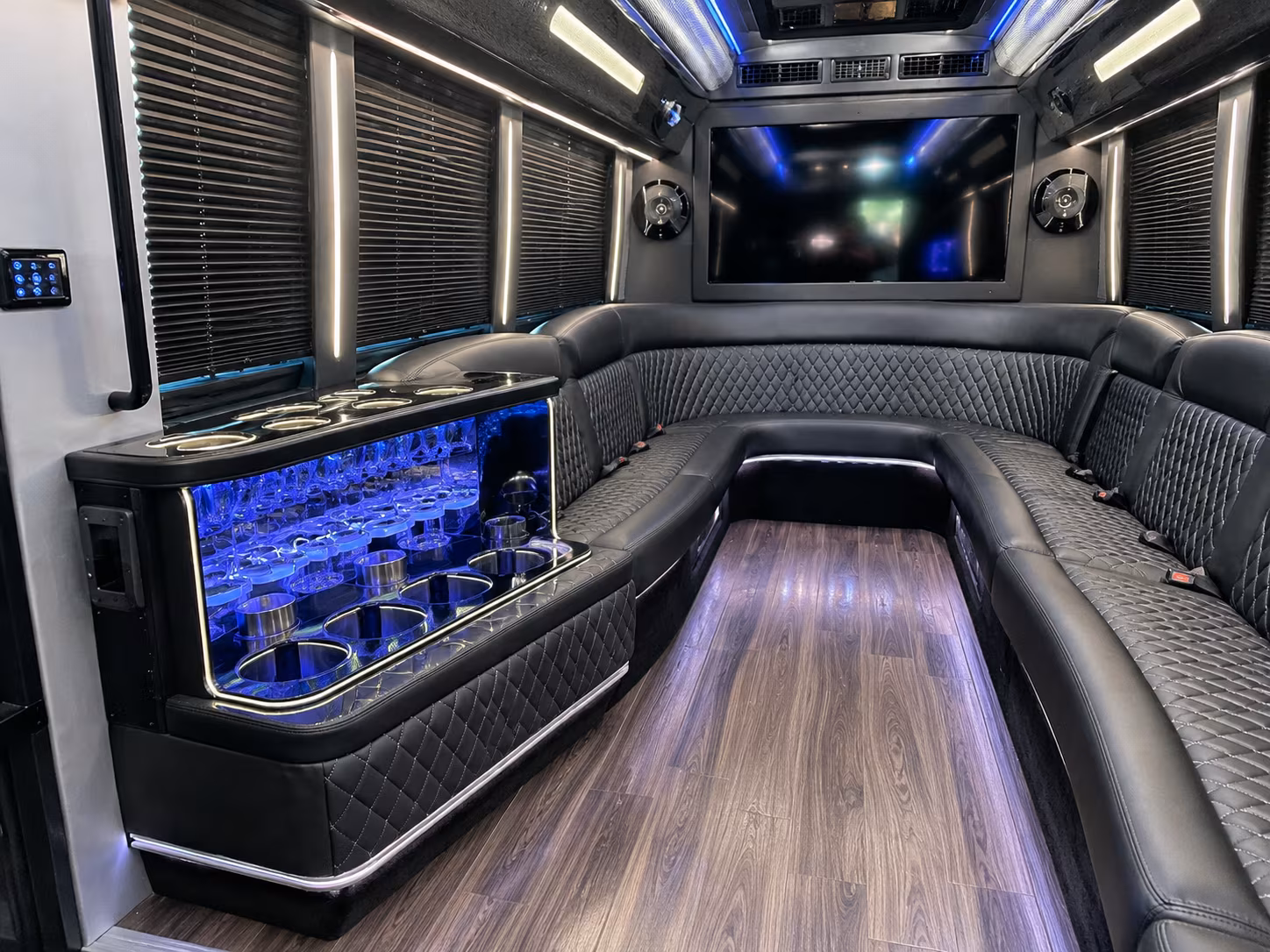 lakewood give your group a better prom ride with lakewood prom bus rentals