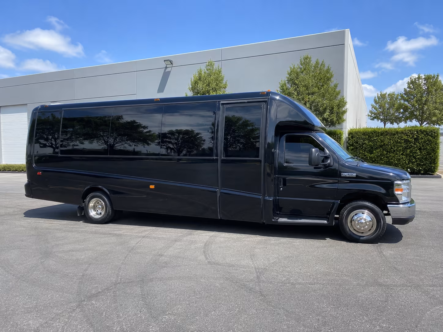 pnc bank arts center new jersey shore destinations party bus rental